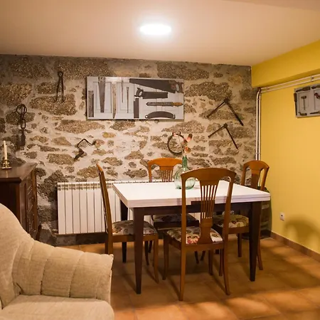 A Casa Da Moreira - En Ponte Maceira Ferienhaus Ceilan