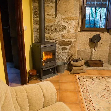 A Casa Da Moreira - En Ponte Maceira Ferienhaus *